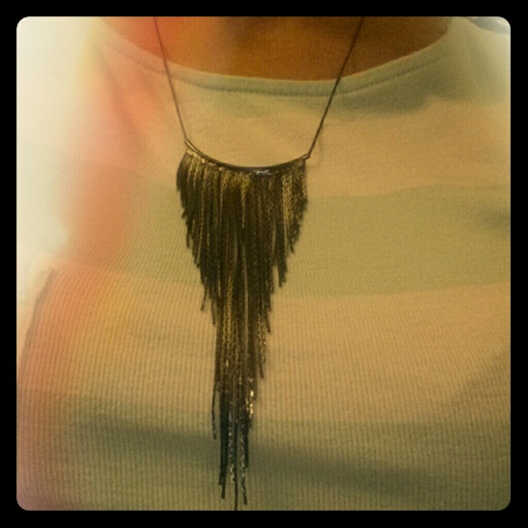 Frayed necklace - Picture 1 of 3