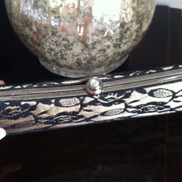 ALDO Lace Clutch - Picture 3 of 3