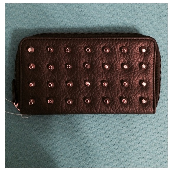 Attention Clutches & Wallets - NEW Studded black wallet🌟