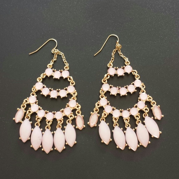 Cache Chandelier earings in light pink.