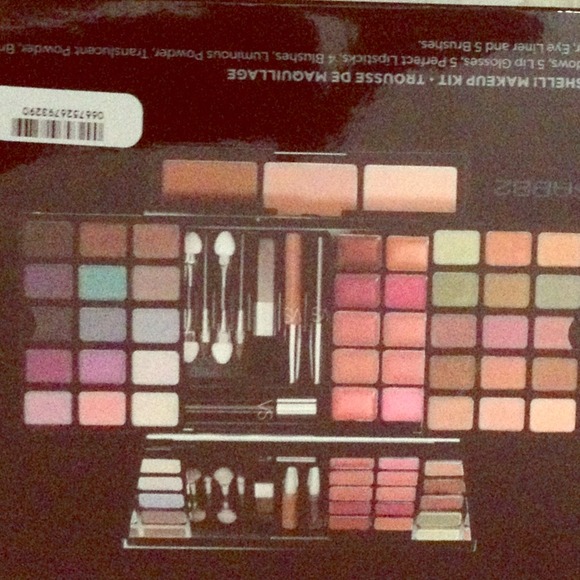 Victoria's Secret Accessories - VICTORIA SECRETE with FREE BRUSHES