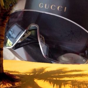 Reduced Authentic Gucci unisex sunglasses