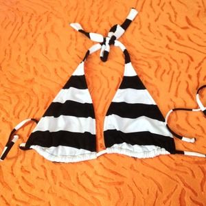 💥SOLD💥 Mossimo Black & White Striped Bikini Top