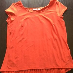 Super cute and flowey Cato size med ribbed in back