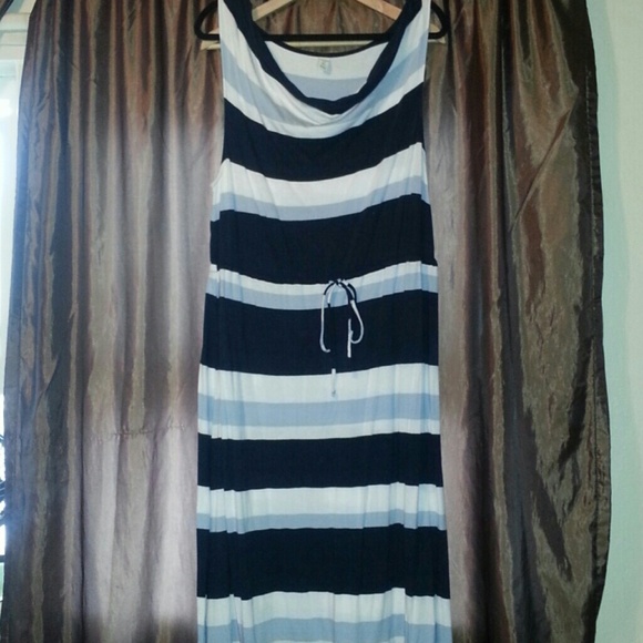 Scoop neck drop waist dress