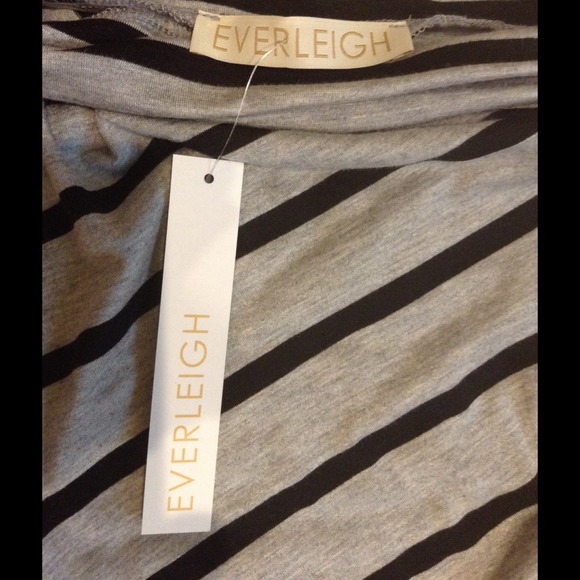 XS everleigh  maxi skirt - Picture 3 of 3