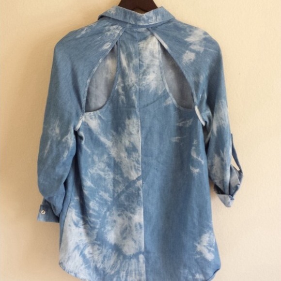 SOLD Acid wash shirt - Picture 2 of 3