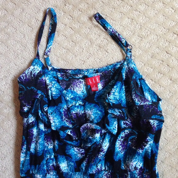 Cute sundress👇👇👇👇PRICE REDUCTION👇👇👇👇 - Picture 2 of 4