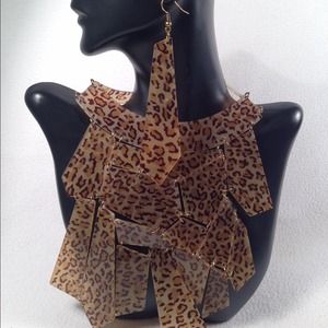 Leopard necklace set
