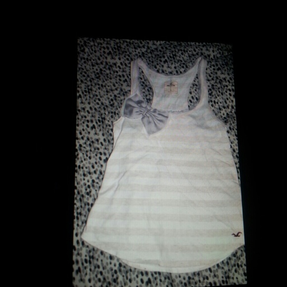 *Hollister* tank S