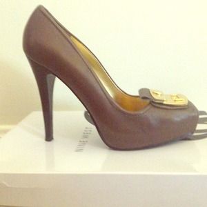 nine west pump
