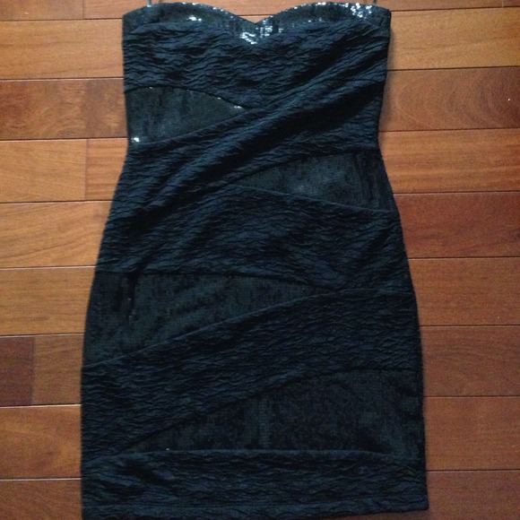 Strapless cute Blk dress with