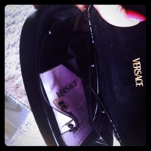 Versace sun glasses no flaws