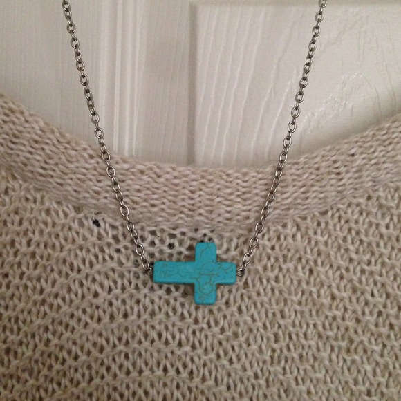 Turquoise cross with silver chain - Picture 1 of 3