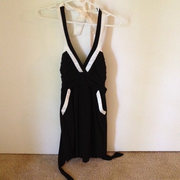 Jodi kristopher black and white halter dress