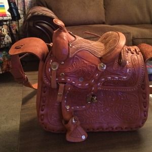 Unique 💯leather saddle bag purse