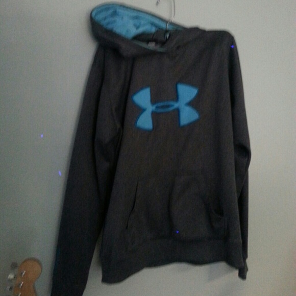 Under aurmor water proof hoodie M