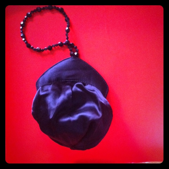 Small handheld clutch