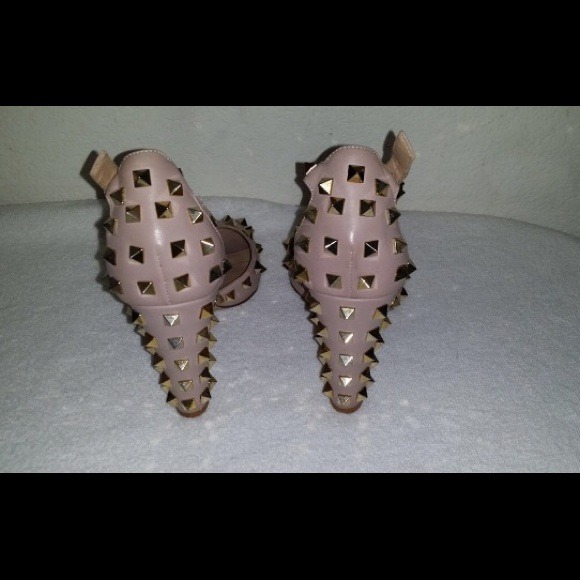 🎉HP🎉Valentino Rockstud Sandals - Picture 2 of 4