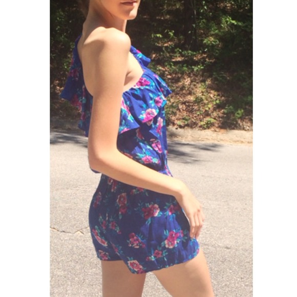 ❤️SOLD❤️ NWT Forever 21 Magenta Floral Jumpsuit M - Picture 3 of 4