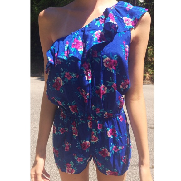 ❤️SOLD❤️ NWT Forever 21 Magenta Floral Jumpsuit M - Picture 4 of 4