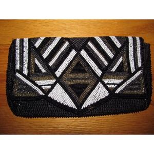 Express patterned beaded clutch