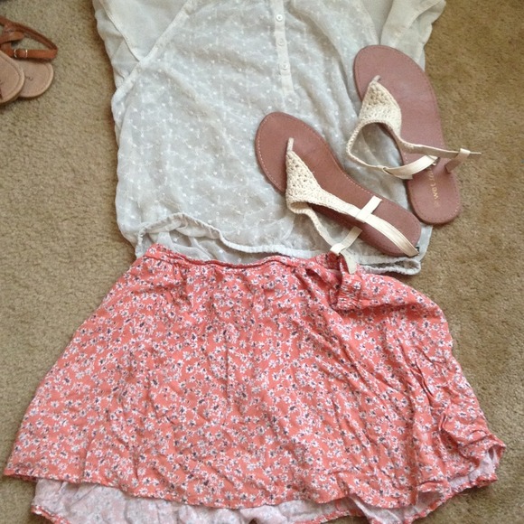 Floral mini skirt