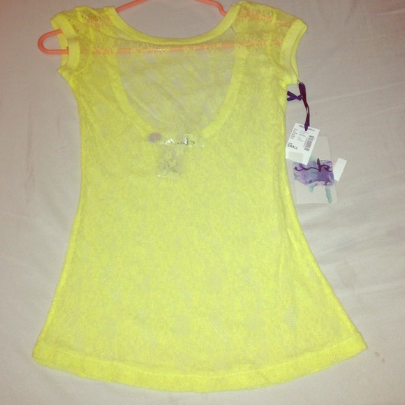 Yellow lace top 🌼 - Picture 1 of 1