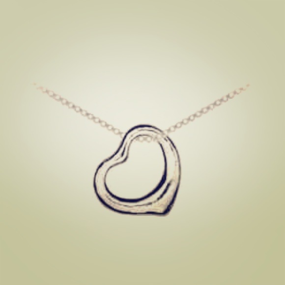 ✨SOLD ✨Tiffany&Co Silver Floating Heart