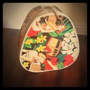 Decorative vintage suit case