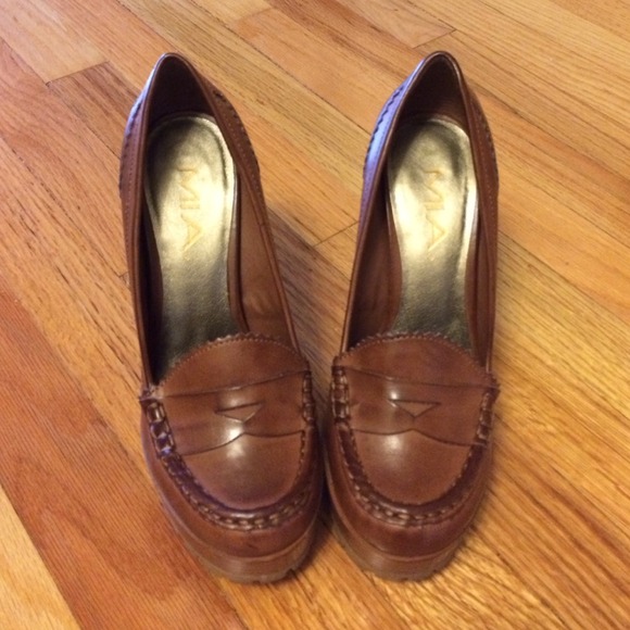 Very beautiful, light worn, brown shoes