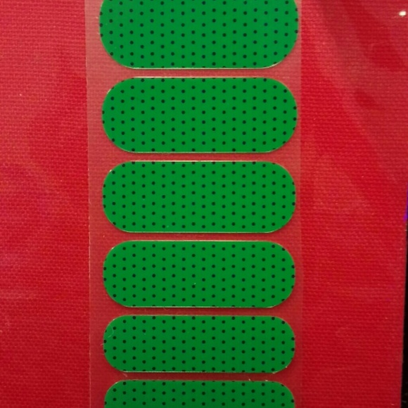 Nail wraps-Last 2 weeks/hands  & 4 weeks/toes