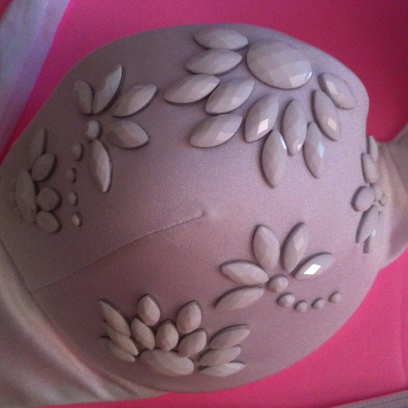 SOLD!!!Victoria's Secret beaded bikini very sexy - Picture 2 of 4