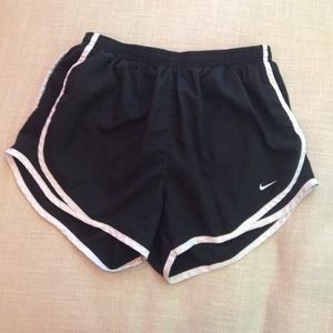 Black nike tempo shorts