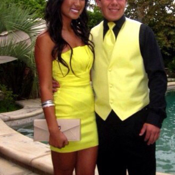 SOLD ❌ Cache yellow prom/formal mini dress - Picture 4 of 4