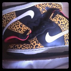 Nike cheetah print dunks