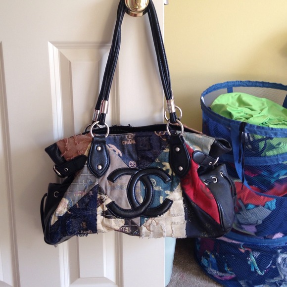 Non authentic Chanel purse