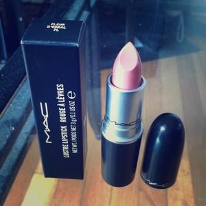 SOLD 🚫MAC Fleur D' Coral Lipstick🚫