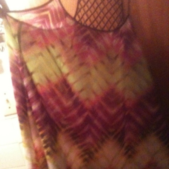 🚫Sold🚫 Flowy Tank.! - Picture 4 of 4