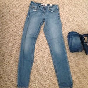 Hollister jeans size 3 light wash