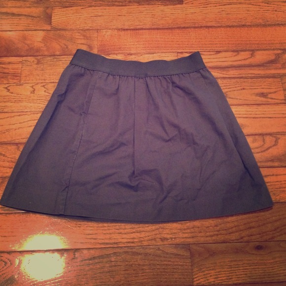 g r e y • s k i r t - Picture 1 of 3