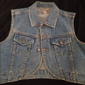 Cropped vest