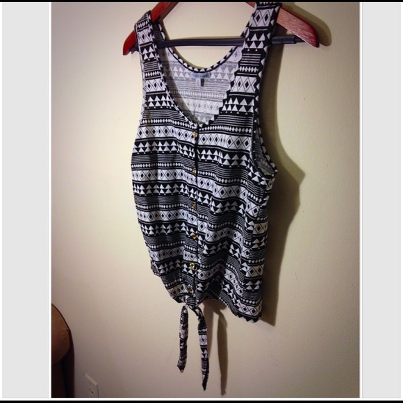 Aztec Tie Front Tank - Picture 2 of 4