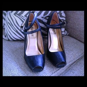 black peep toe heels with ankle straps