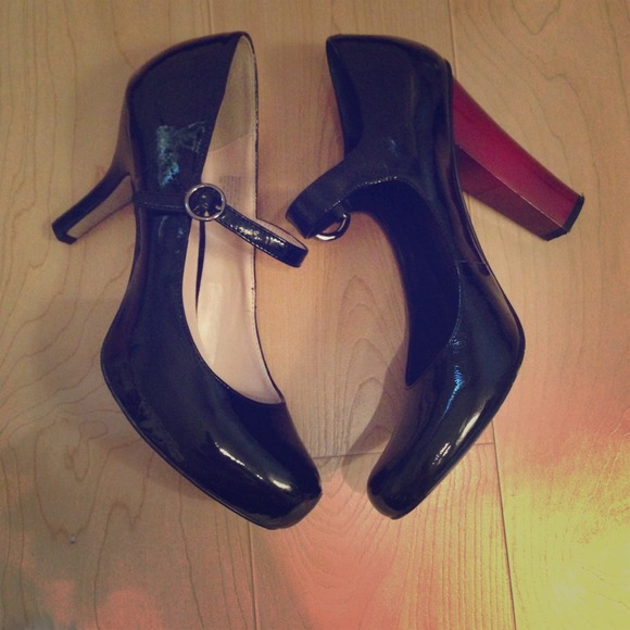 Listing for @queenbeekiri 2 Nine West Black MJ's!