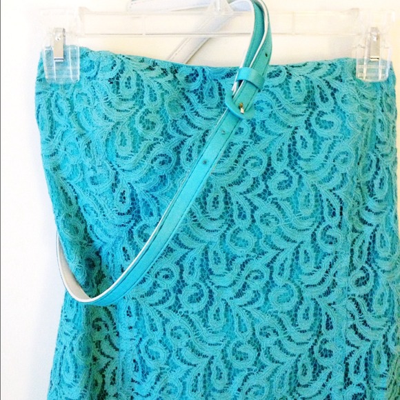 Turquoise lace strapless dress - Picture 2 of 3