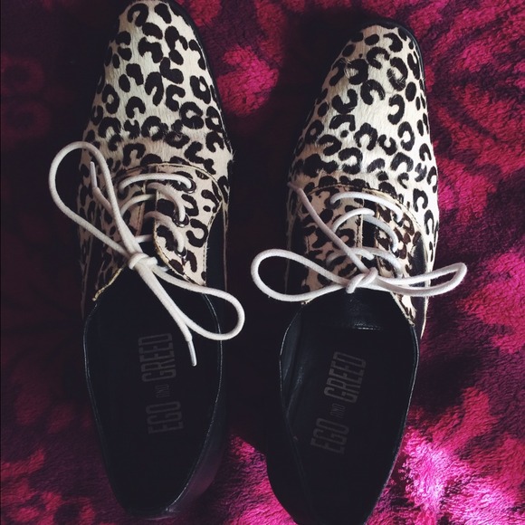 Cool leopard print oxfords