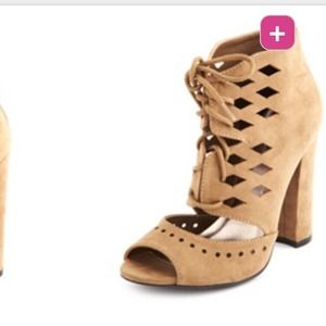 Cutout lace-up single sole heels