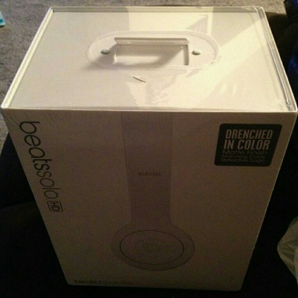 BRAND NEW Dr. Dre beats headphones