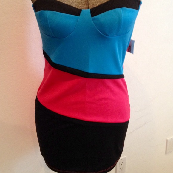 nl Dresses & Skirts - HALTER STYLE DRESS